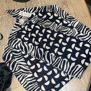 NEW Chico's Oblong Black and White Geo Scarf